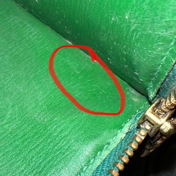 Louis Vuitton womens bifold green Epi leather Sarah wallet - Picture 5 of 14